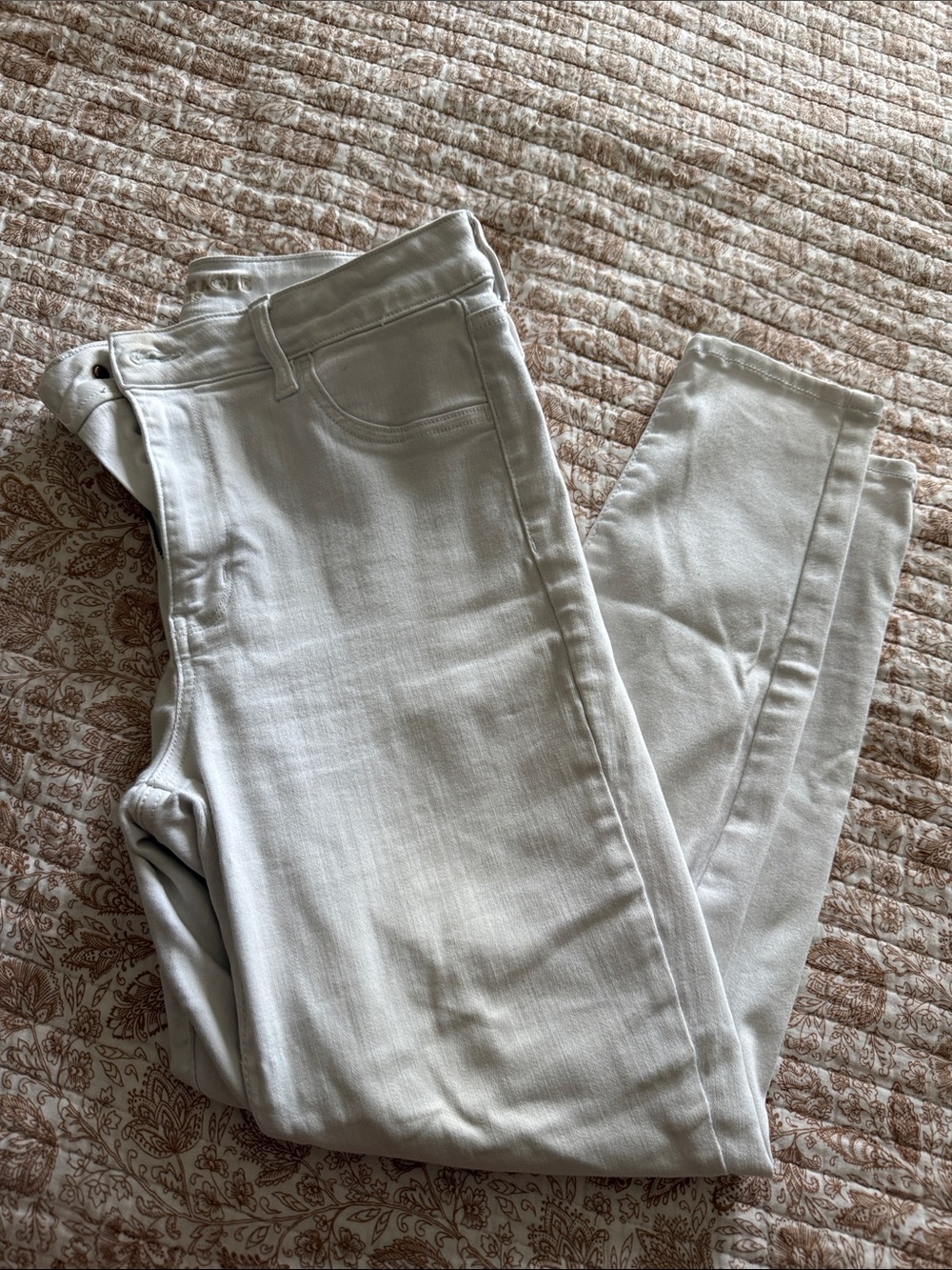 American Eagle Outfitters Next Level Stretch White Skinny Jeans